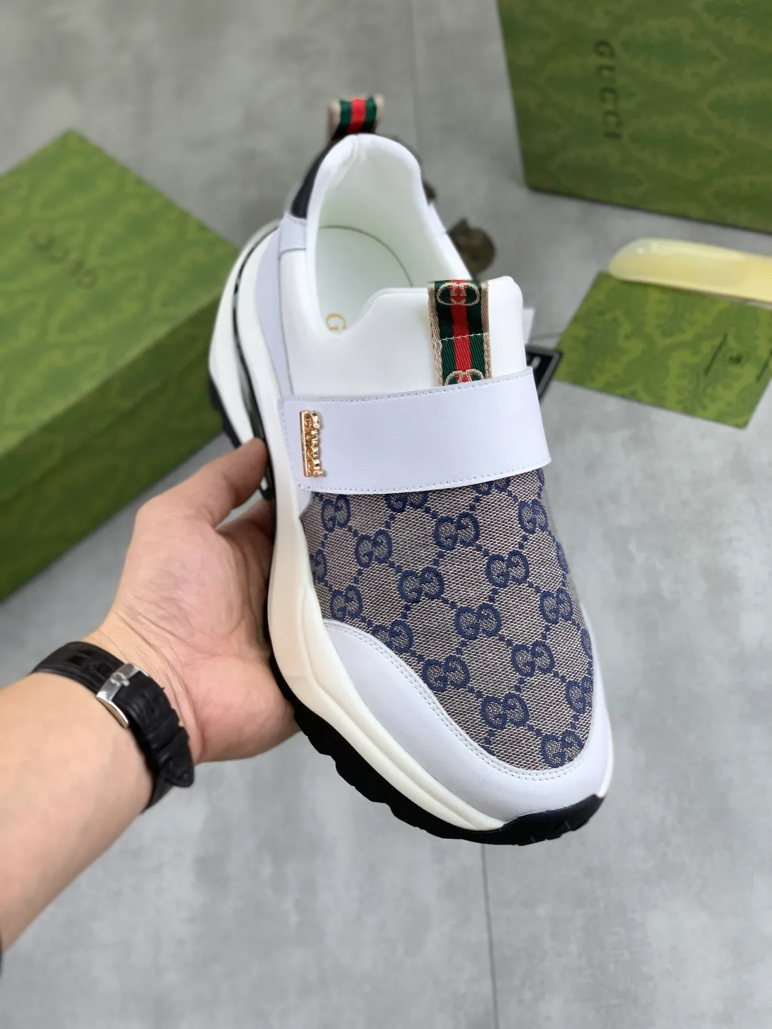 Men's Men's Shoes P440 💰[New Style] 🆘 The latest model from Gucci's official website🎁Classic casual and fashionable men's shoes👟Hot style💥The style is simple and elegant, exclusive for trendy men. Unique official website latest brand elements👑Gucci original decoration, fashionable and generous, the fabric is made of original soft calfskin➕Comfortable soft sheepskin lining ✅The official website specifies wear-resistant foam outsole_full of elasticity, classic model taken in real life🎬Color: 3️⃣colors available😍Number: 38-44